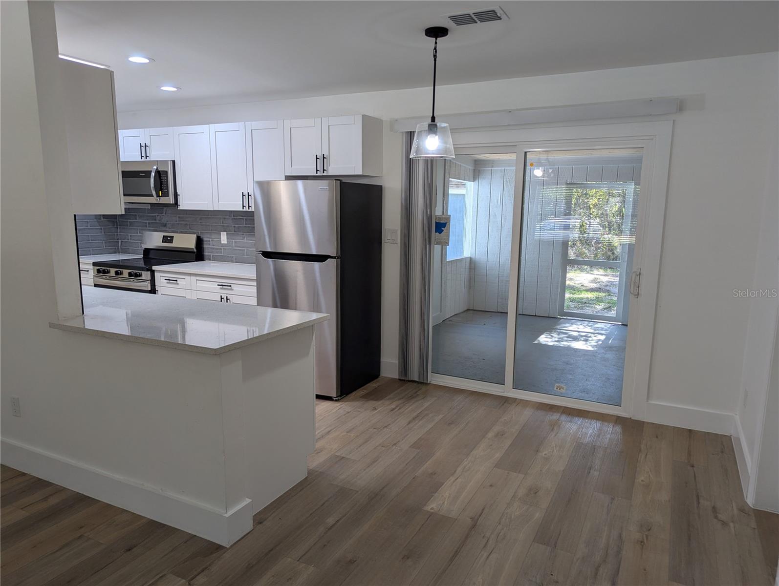 Image 7 of 34 For 3229 41st Avenue