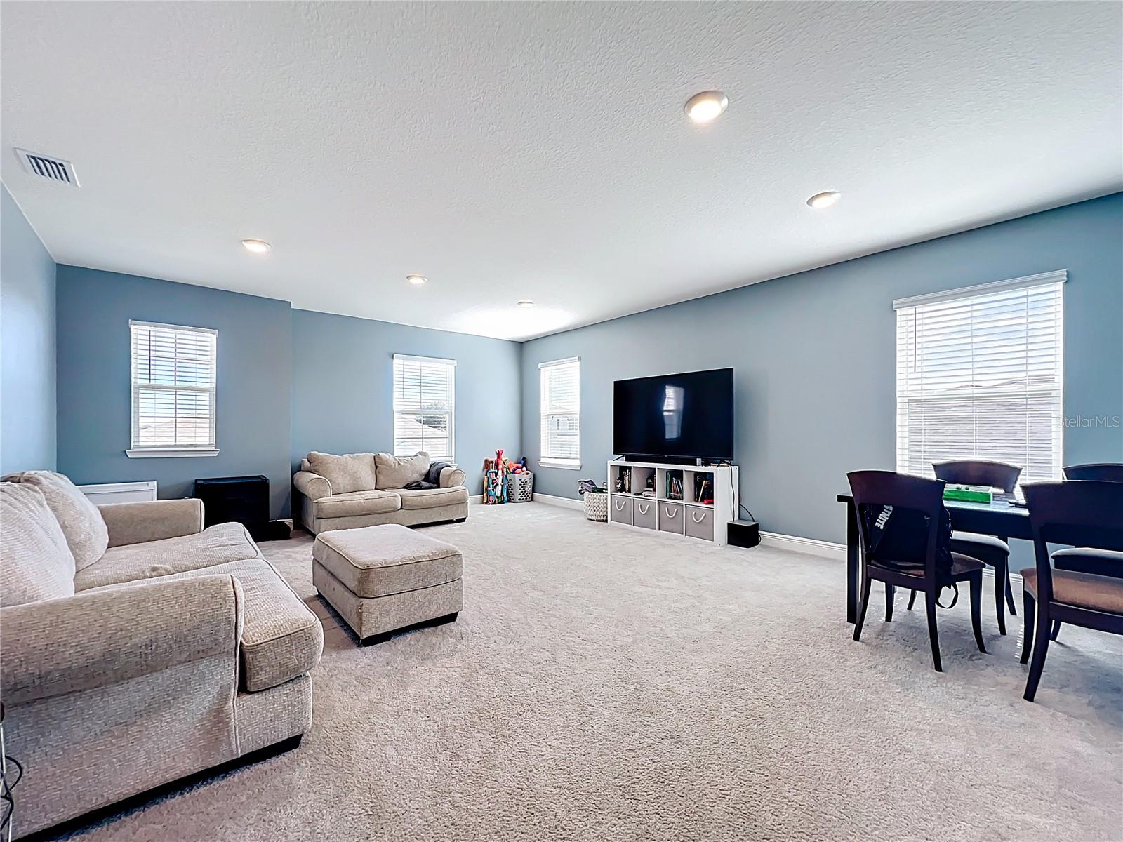 Image 30 of 90 For 5596 43rd Court