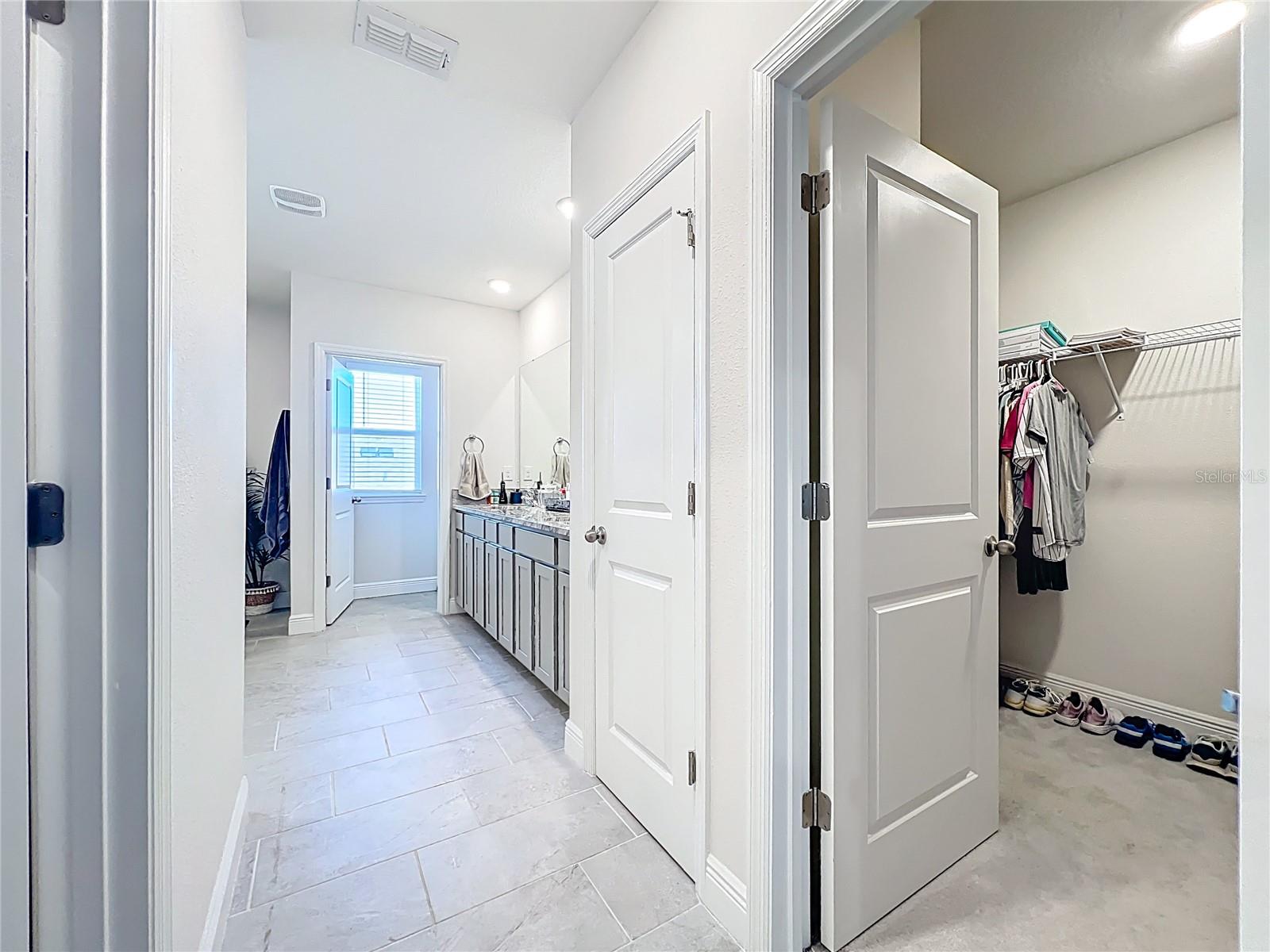 Image 43 of 90 For 5596 43rd Court