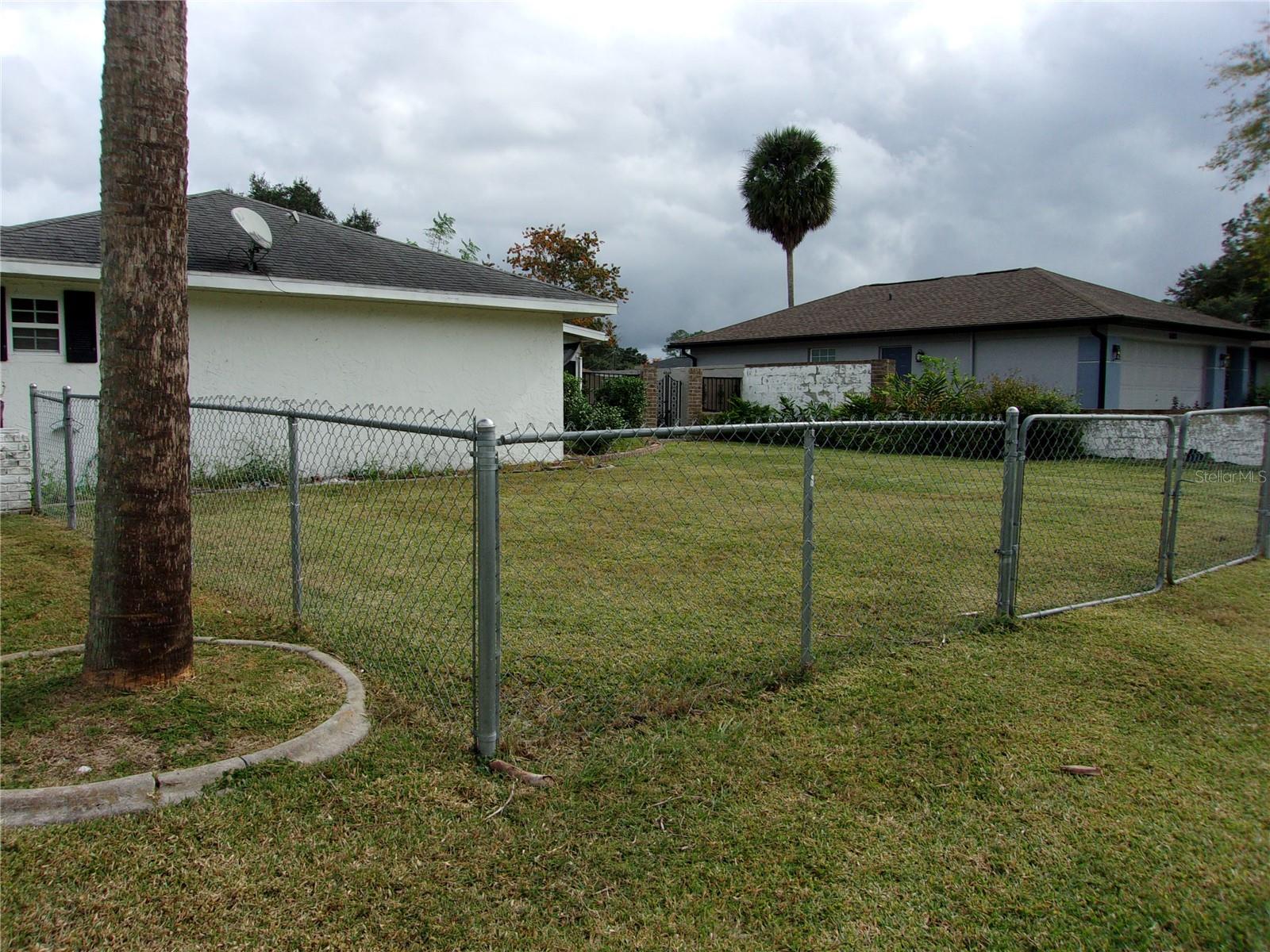 Image 4 of 27 For 1 Cherry Lane