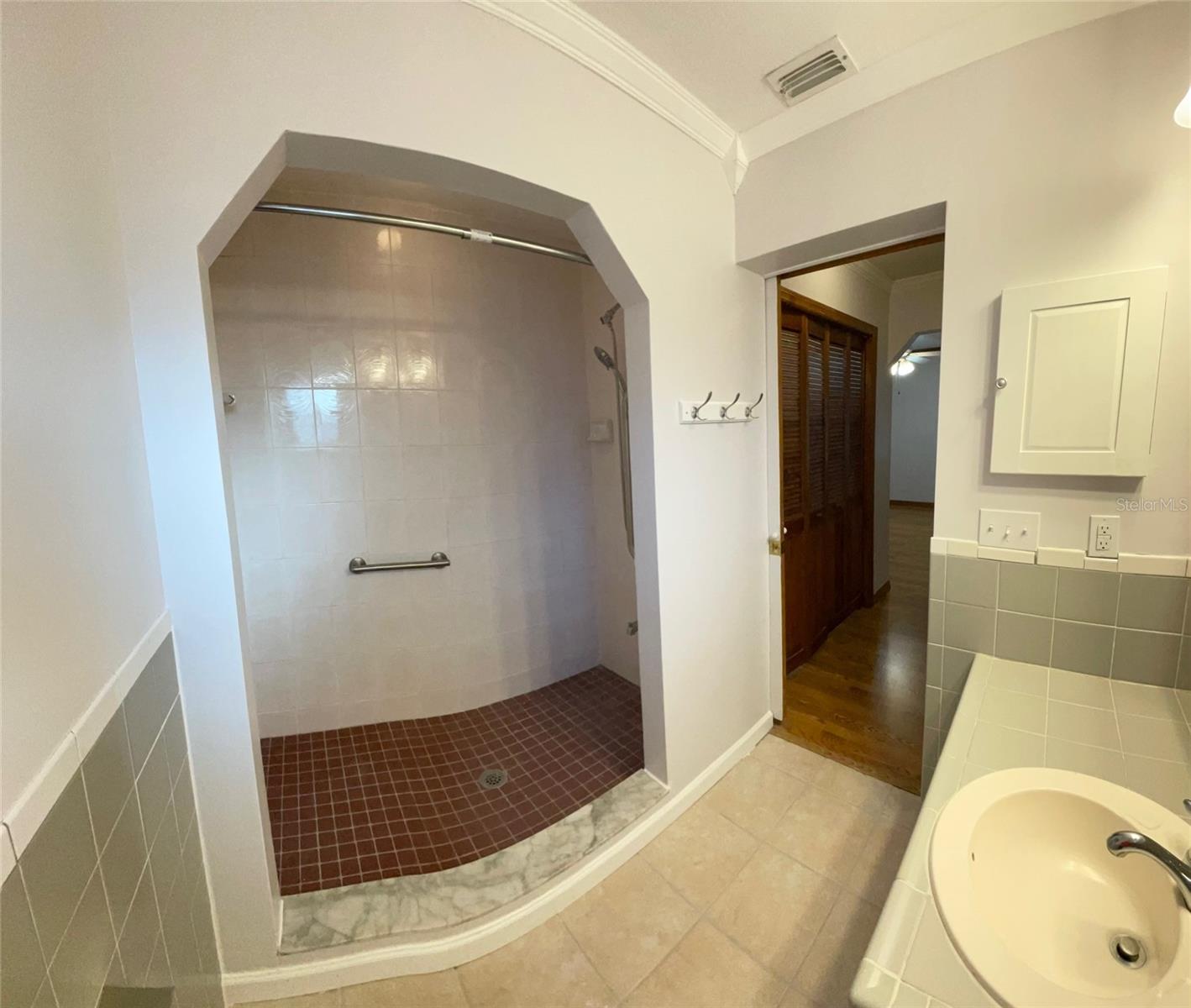 Image 9 of 27 For 1 Cherry Lane