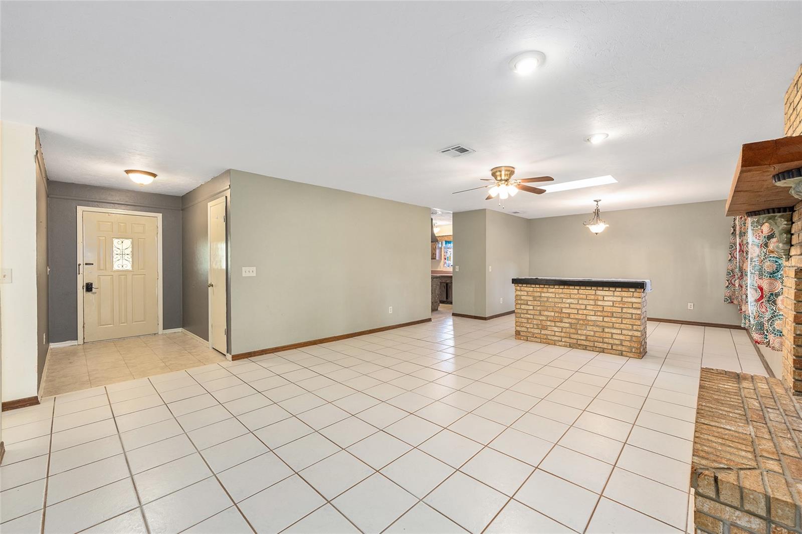 Image 14 of 57 For 4450 2nd Court