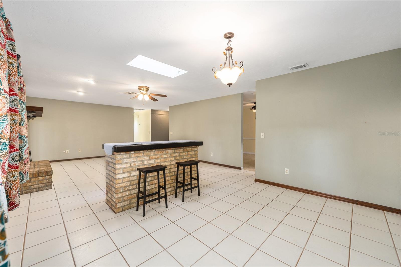 Image 17 of 57 For 4450 2nd Court