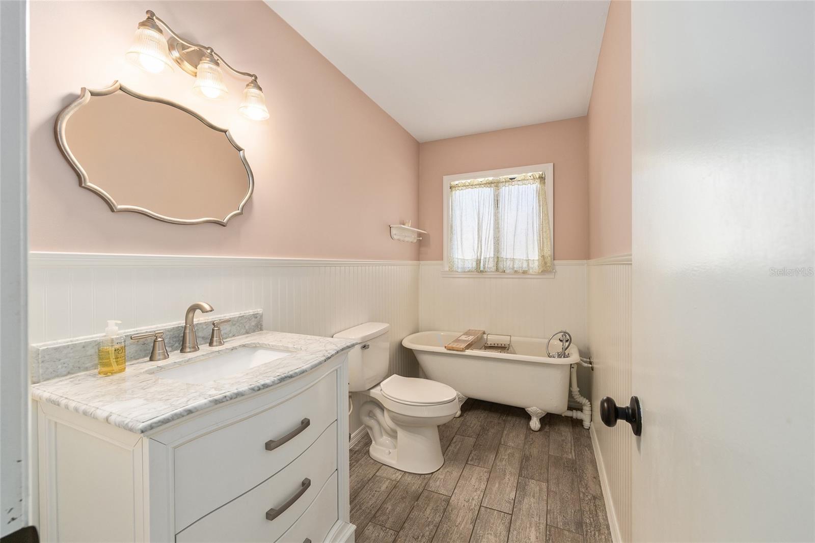 Image 26 of 57 For 4450 2nd Court