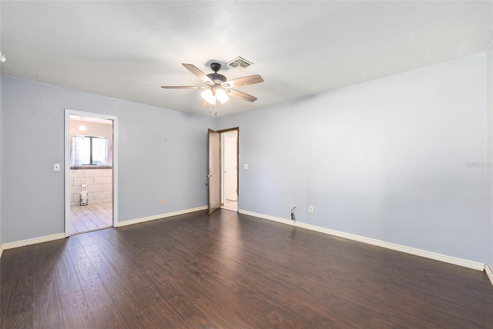 Image 30 of 57 For 4450 2nd Court