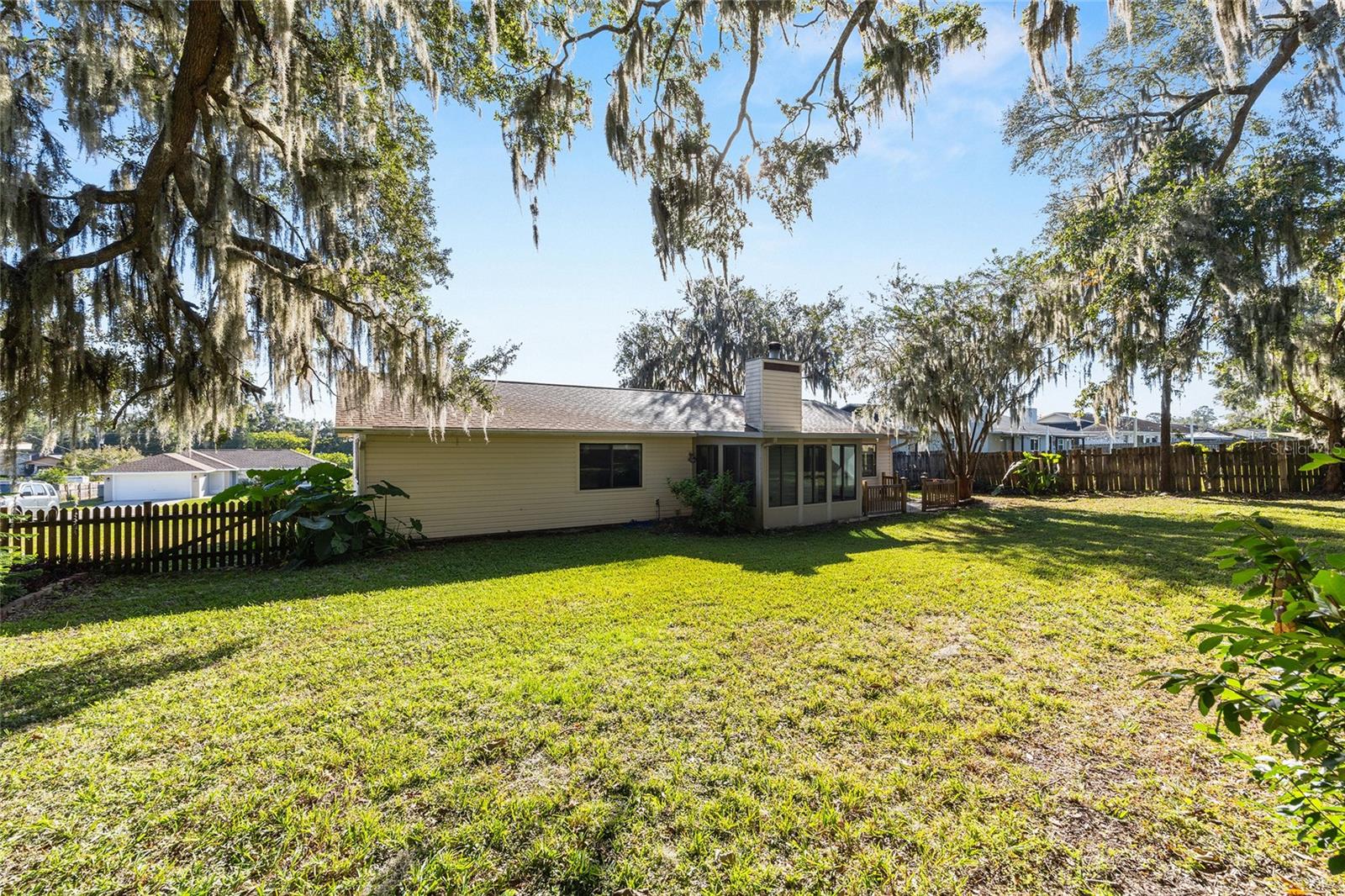 Image 42 of 57 For 4450 2nd Court