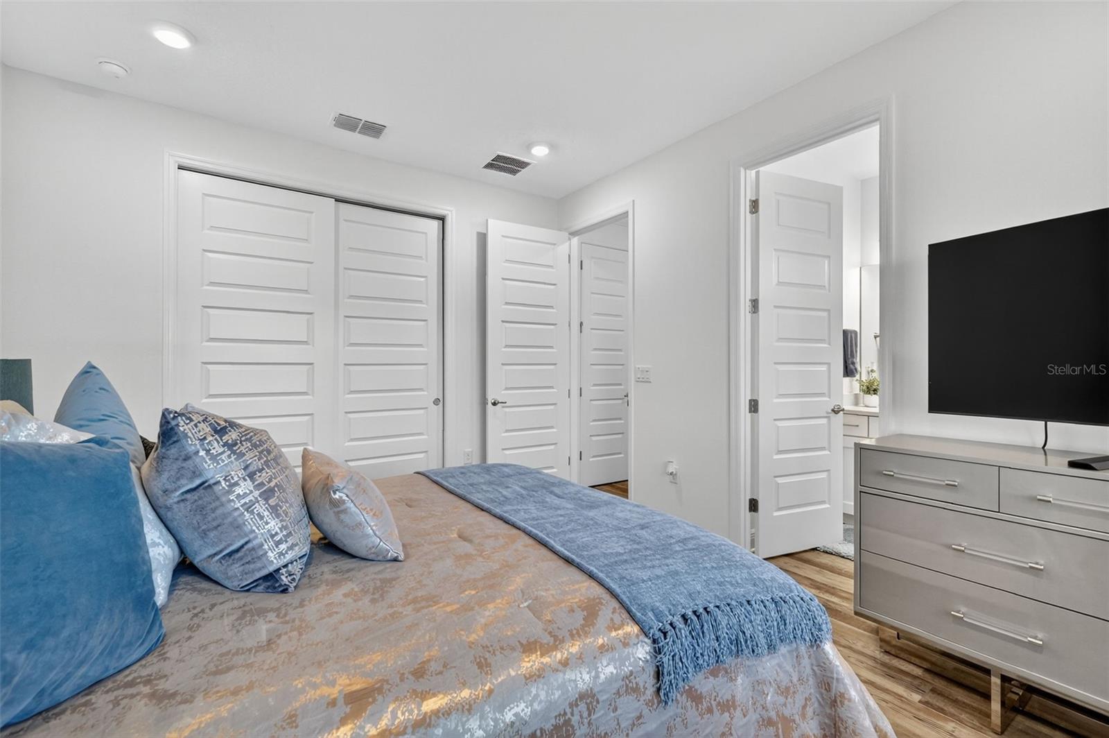 Image 26 of 30 For 8433 98th Terrace Road