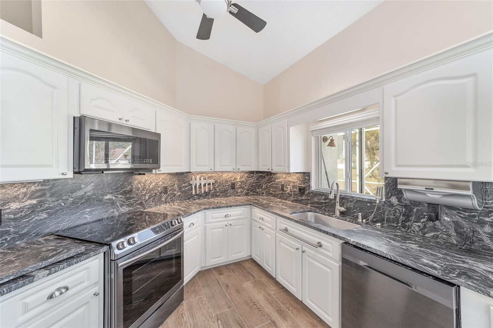 Image 19 of 59 For 5565 26th Lane