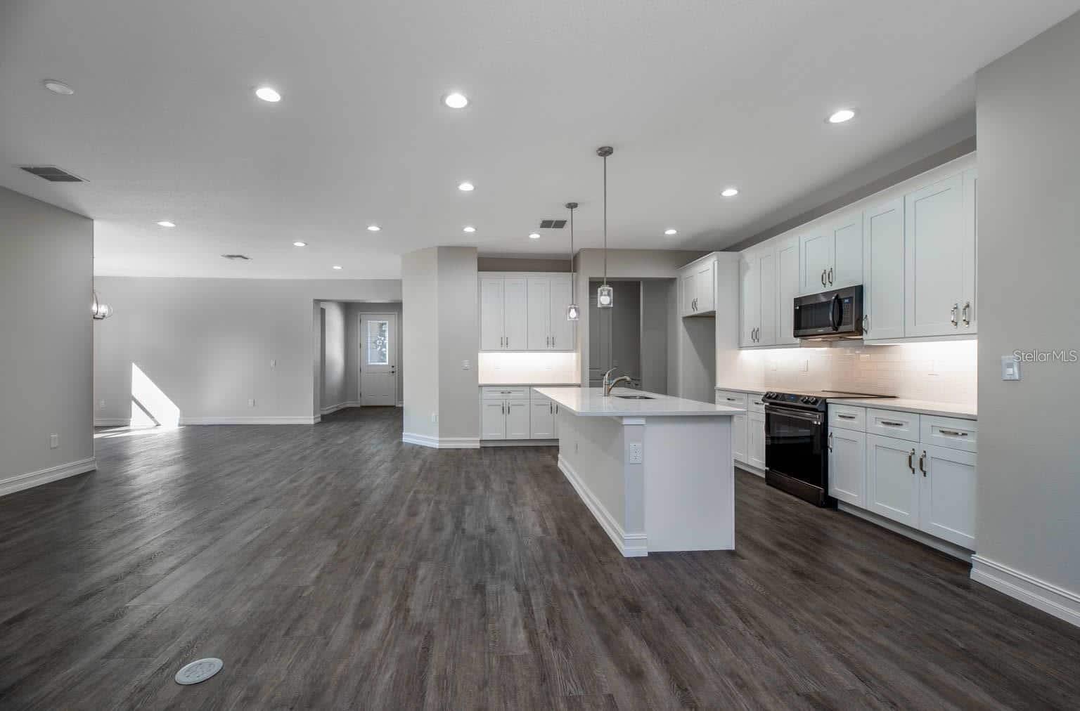 Image 6 of 13 For 12133 45th Street