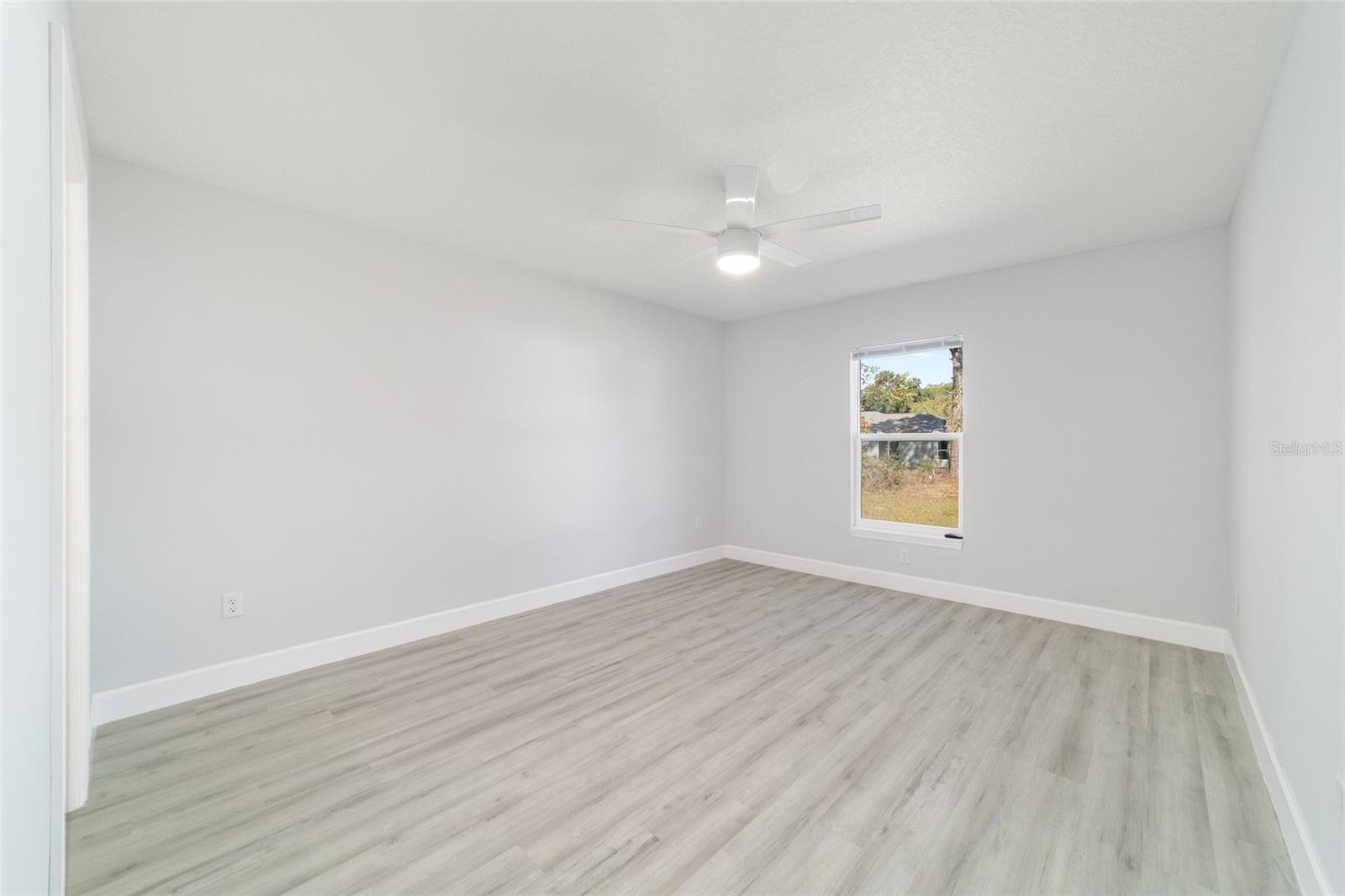 Image 46 of 65 For 14417 20th Place