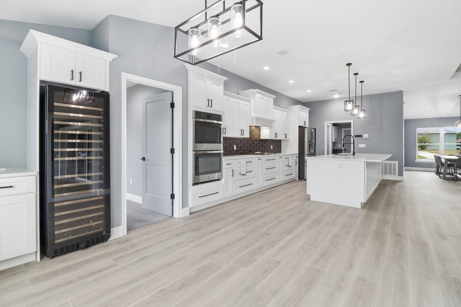 Image 11 of 41 For 18459 66th Loop