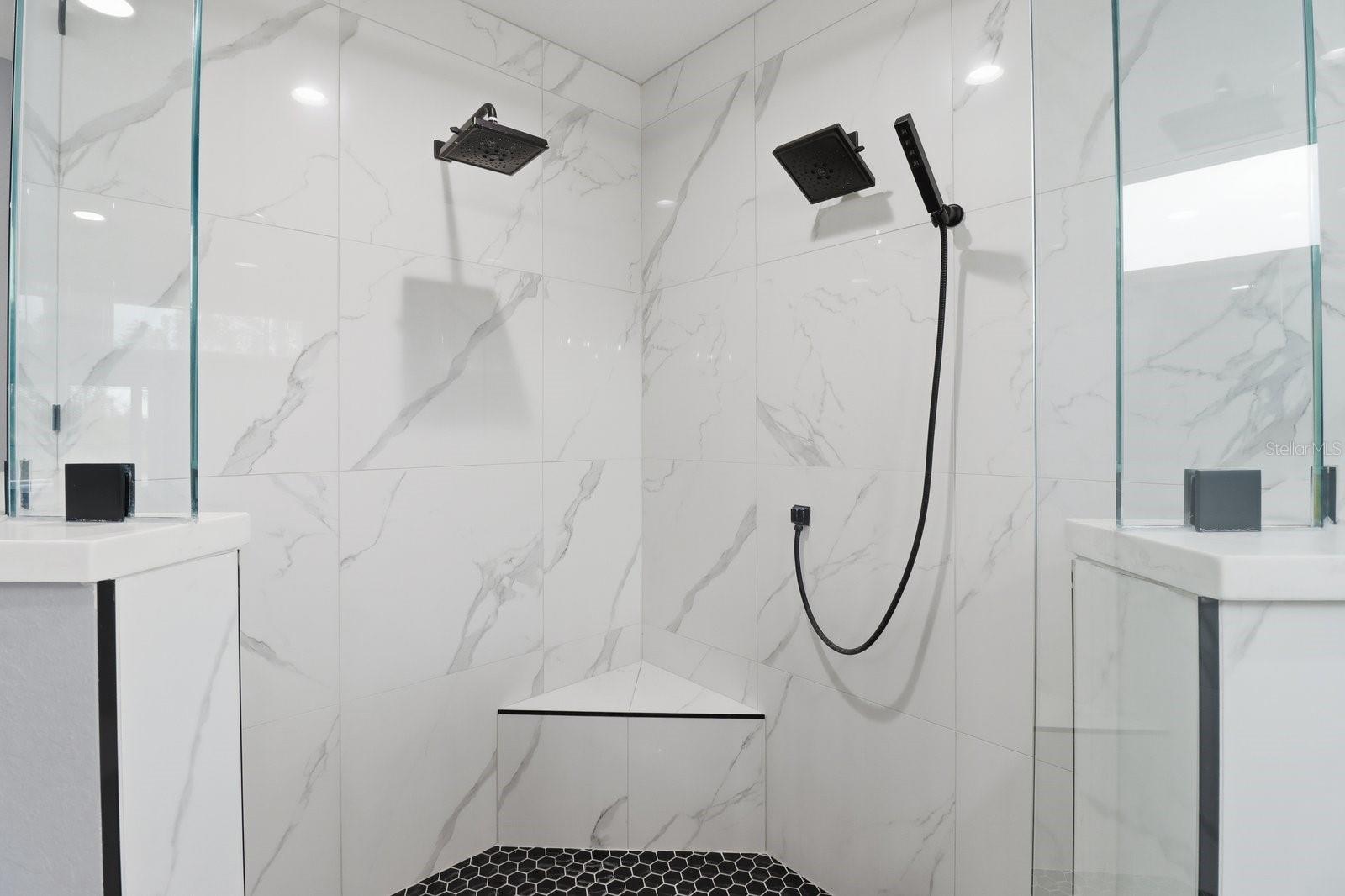 Image 19 of 41 For 18459 66th Loop