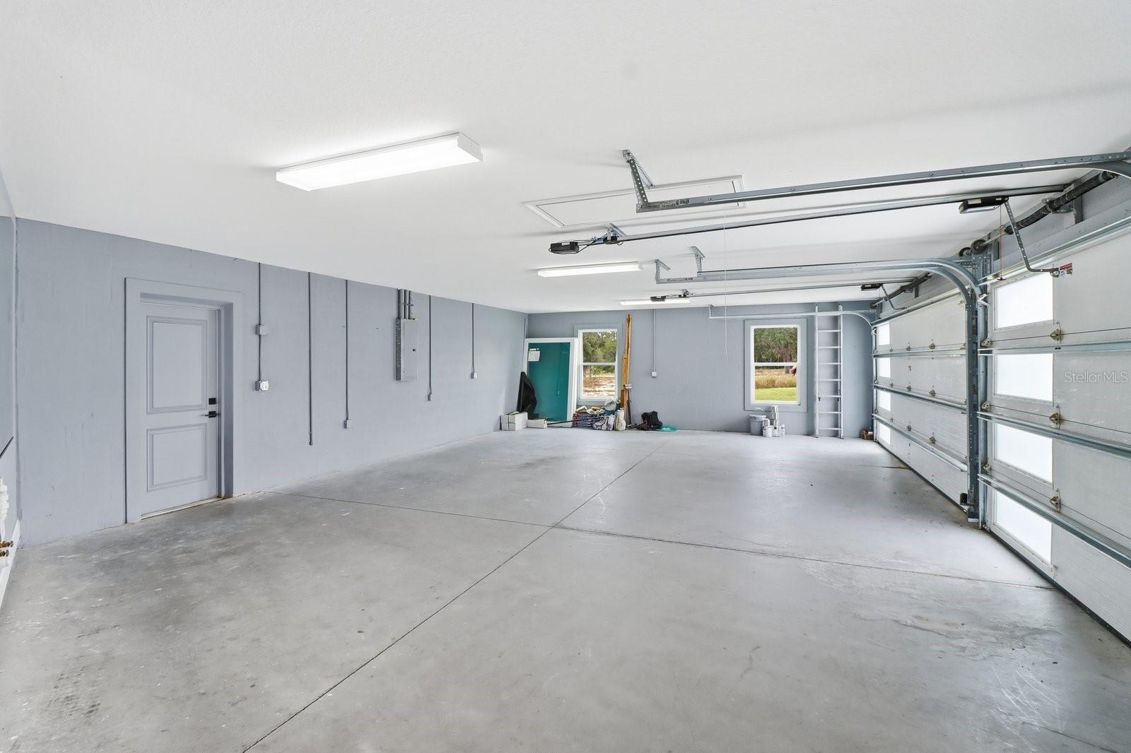 Image 28 of 41 For 18459 66th Loop