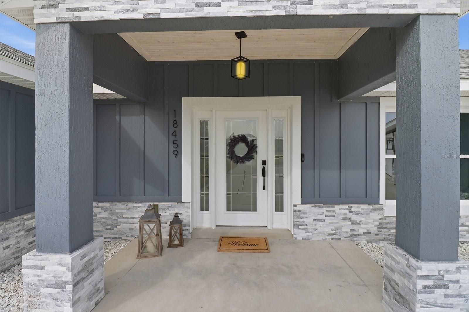 Image 3 of 41 For 18459 66th Loop