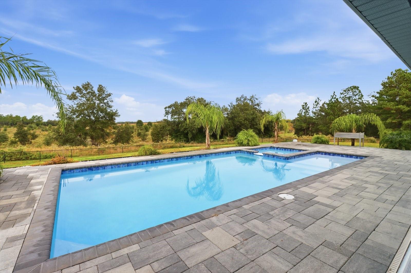 Image 32 of 41 For 18459 66th Loop