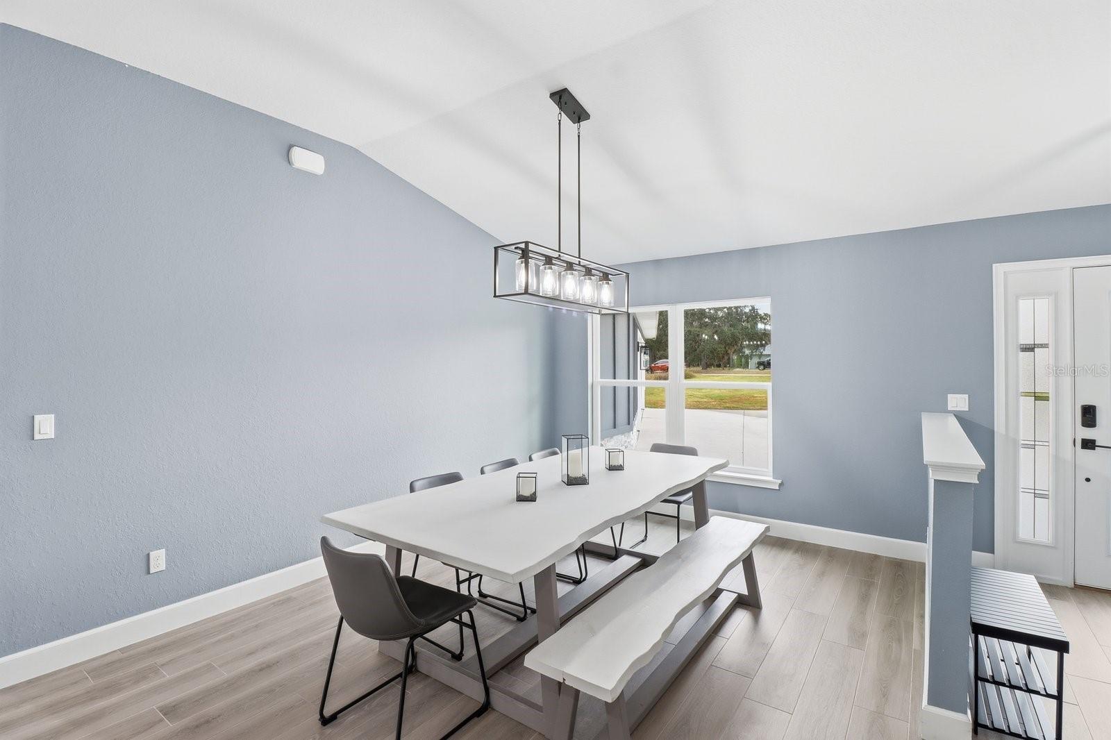 Image 5 of 41 For 18459 66th Loop