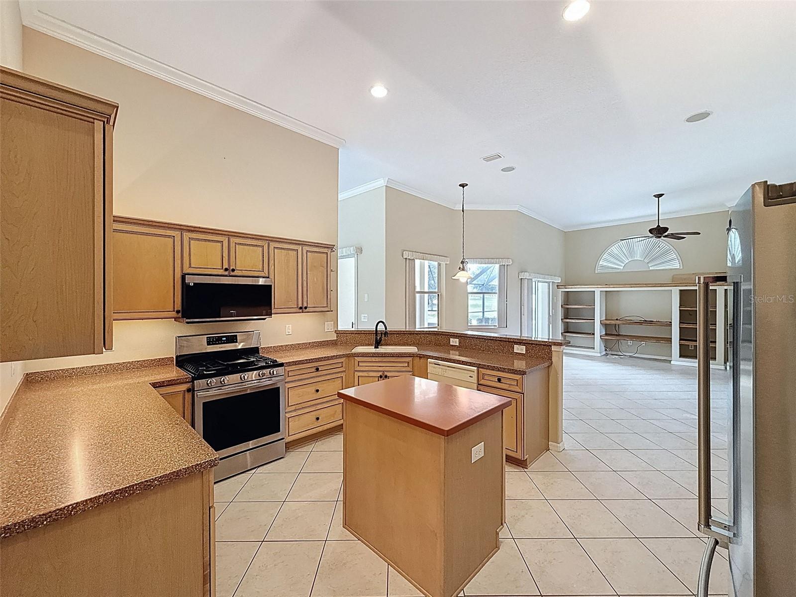 Image 14 of 40 For 456 Spend A Buck Drive