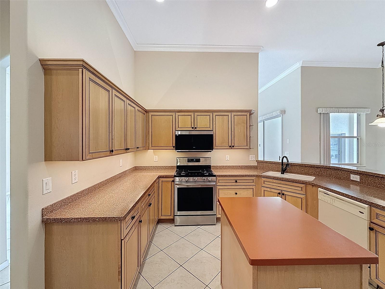 Image 15 of 40 For 456 Spend A Buck Drive