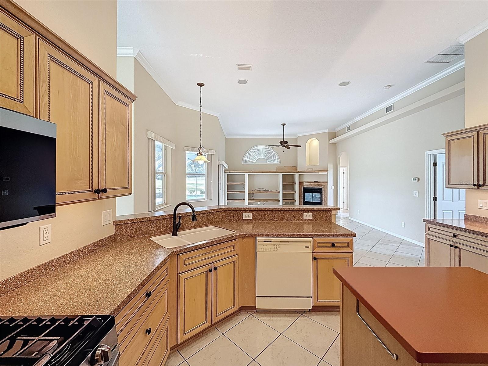 Image 17 of 40 For 456 Spend A Buck Drive