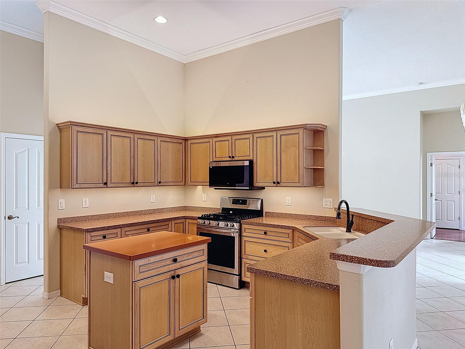 Image 21 of 40 For 456 Spend A Buck Drive