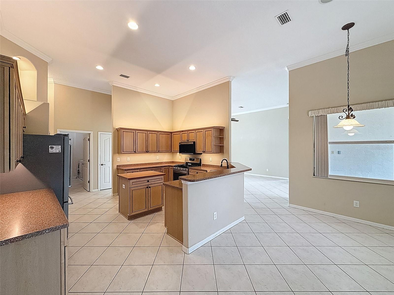 Image 22 of 40 For 456 Spend A Buck Drive