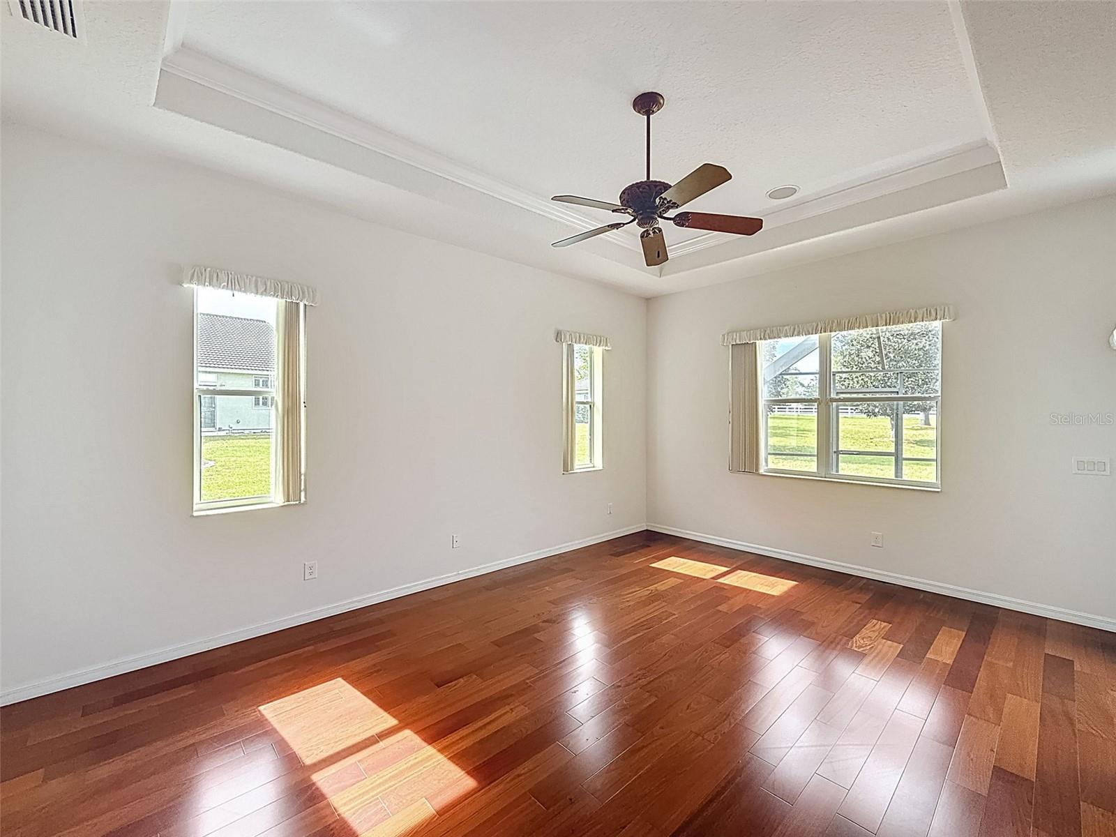 Image 30 of 40 For 456 Spend A Buck Drive