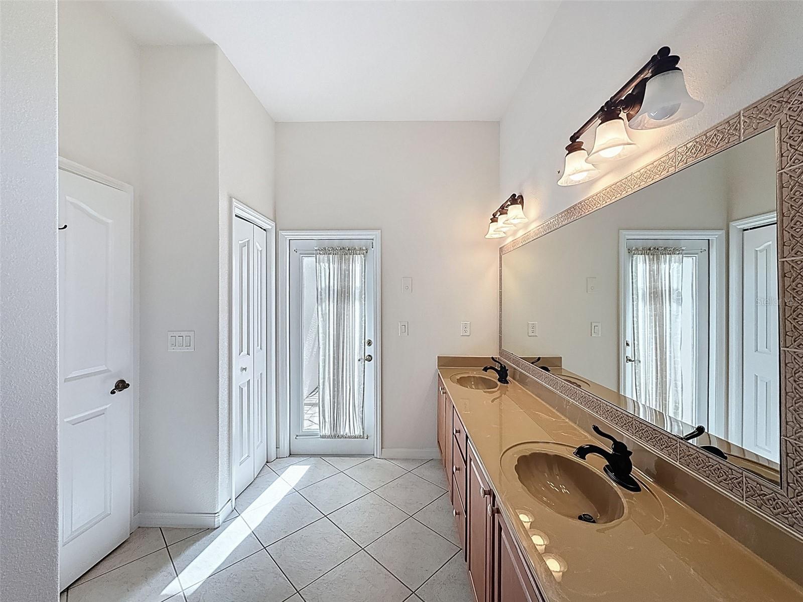 Image 33 of 40 For 456 Spend A Buck Drive