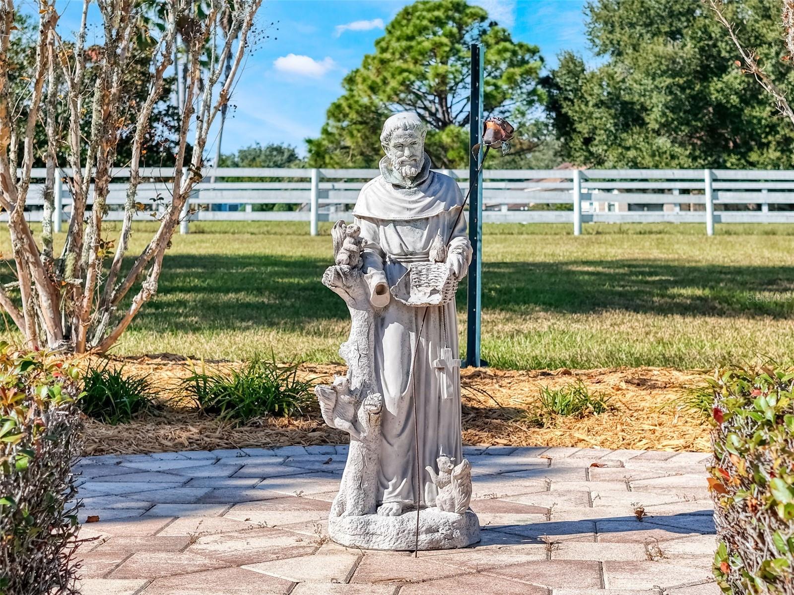 Image 38 of 40 For 456 Spend A Buck Drive