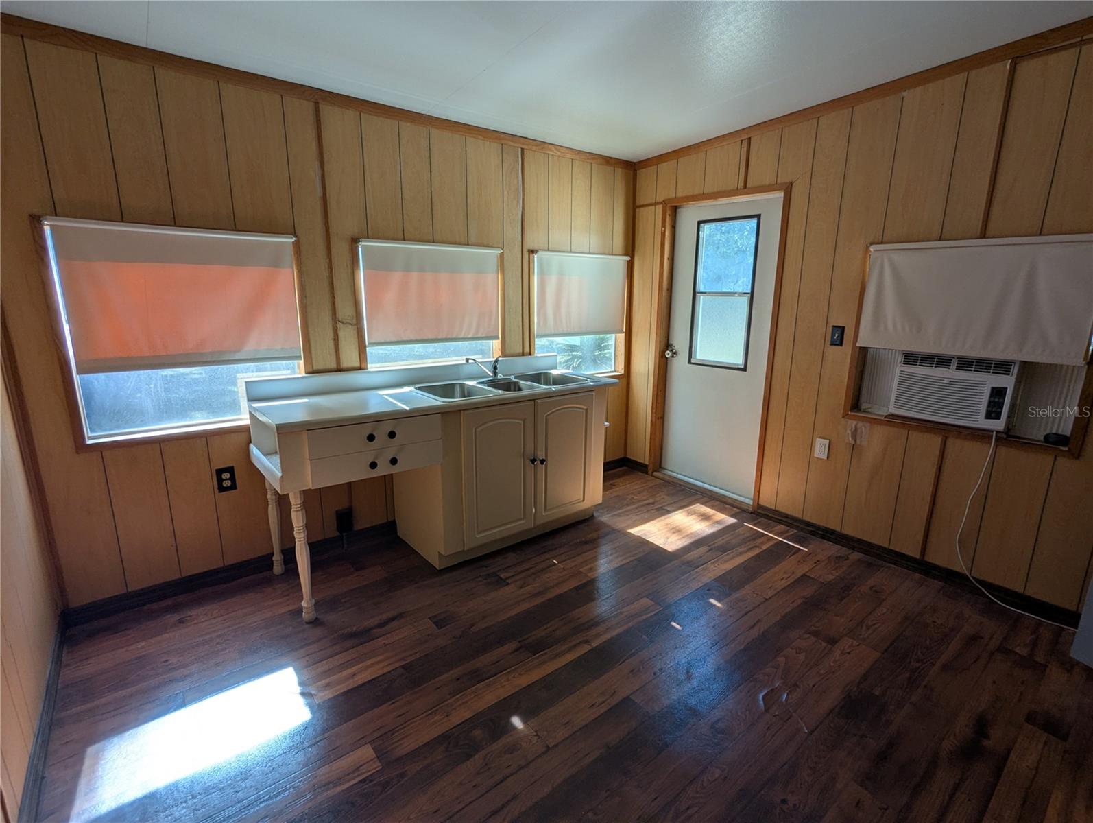 Image 18 of 41 For 397 902nd Street