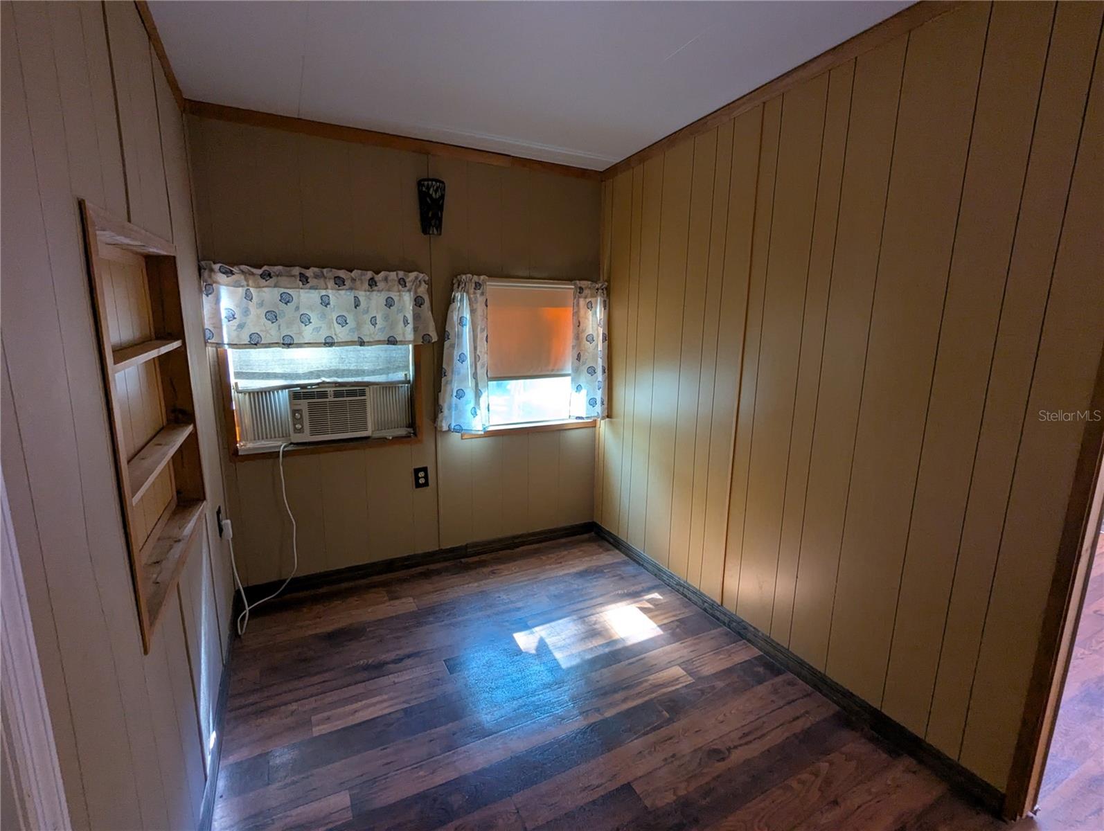 Image 21 of 41 For 397 902nd Street