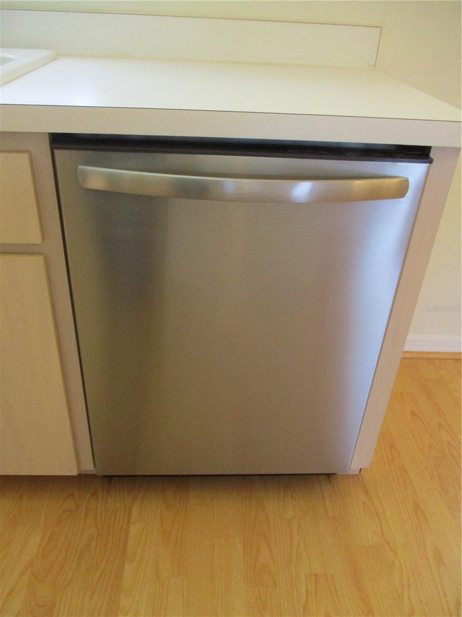 Image 12 of 76 For 11518 136th Place