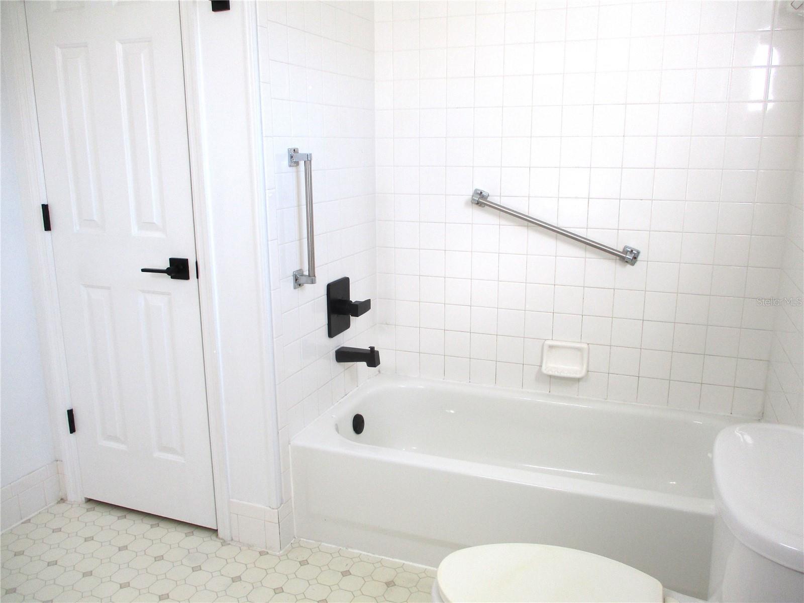 Image 37 of 76 For 11518 136th Place