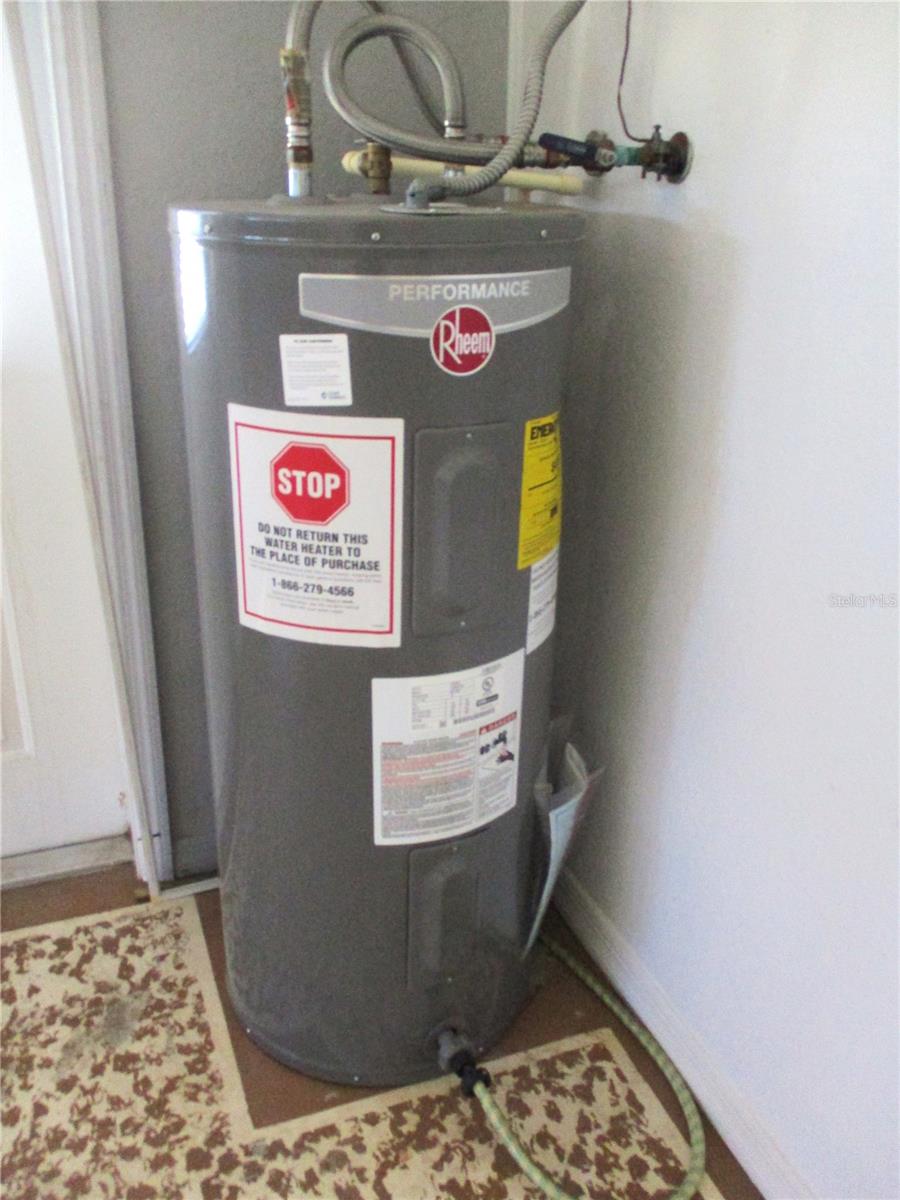 Image 46 of 76 For 11518 136th Place