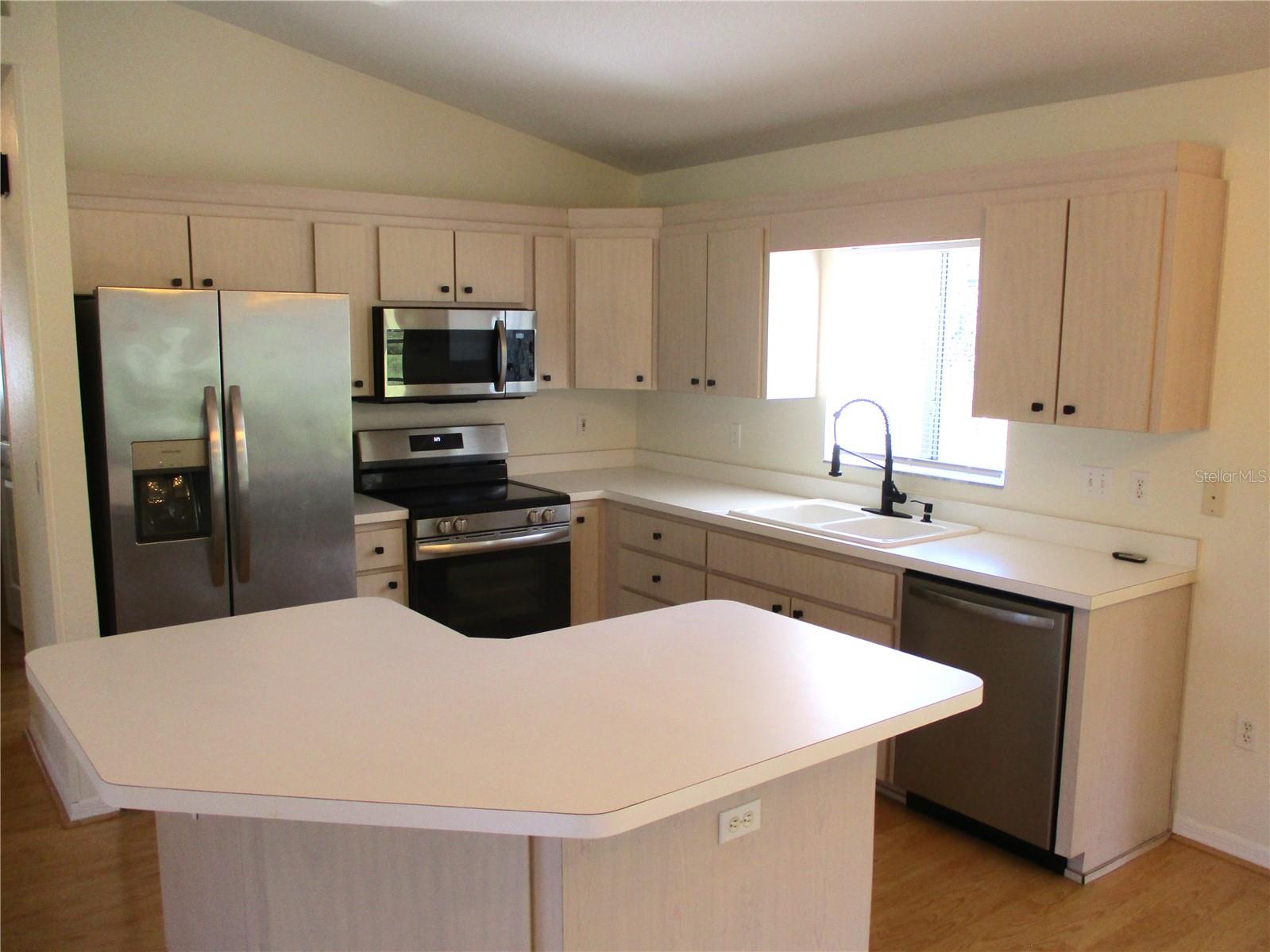 Image 7 of 76 For 11518 136th Place