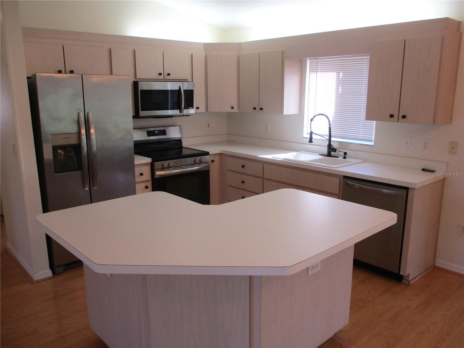 Image 8 of 76 For 11518 136th Place