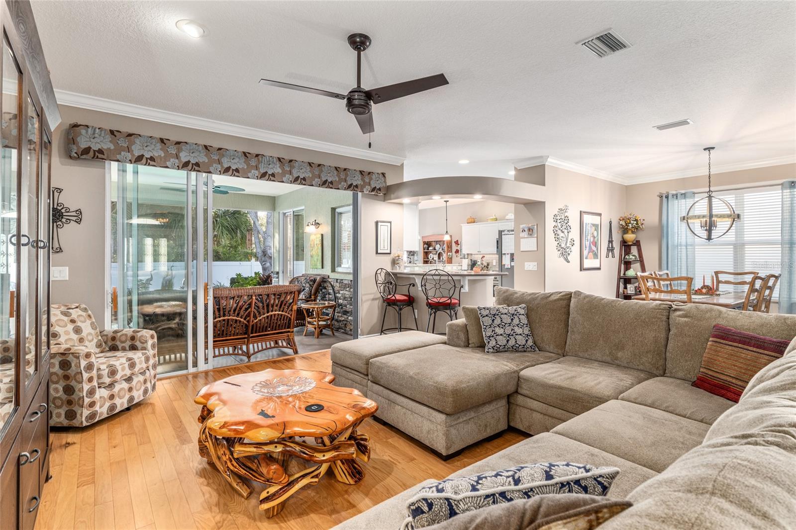 Image 37 of 81 For 16116 15th Court