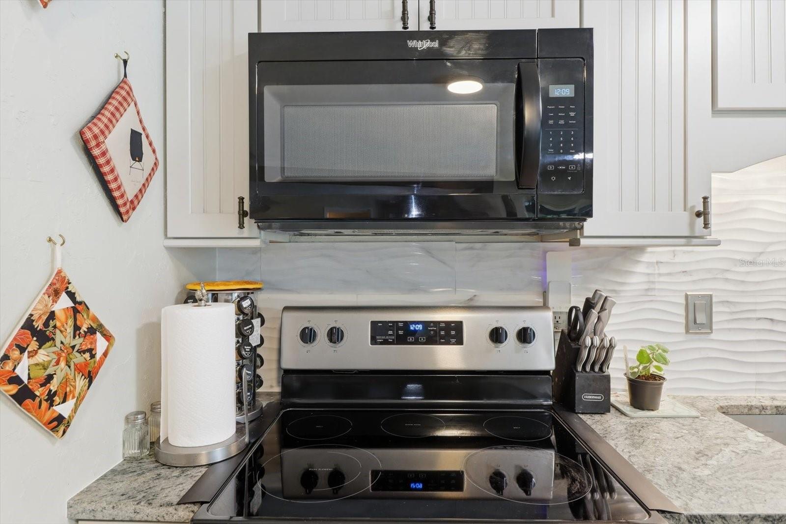 Image 15 of 50 For 21661 102nd Street Road