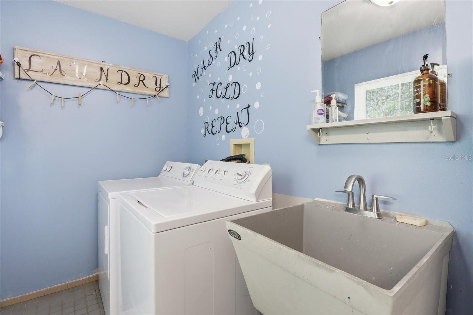 Image 18 of 50 For 21661 102nd Street Road