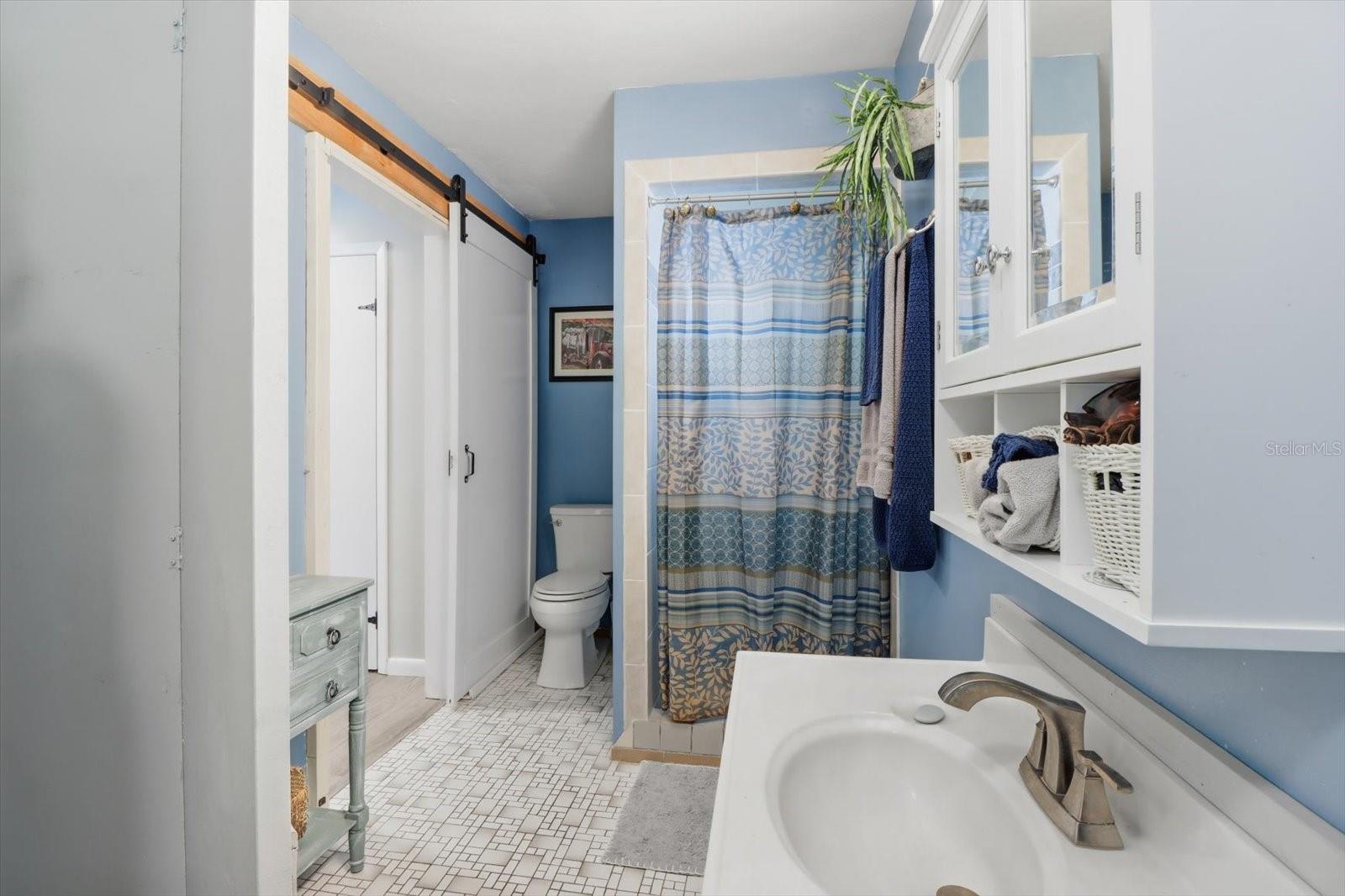 Image 19 of 50 For 21661 102nd Street Road