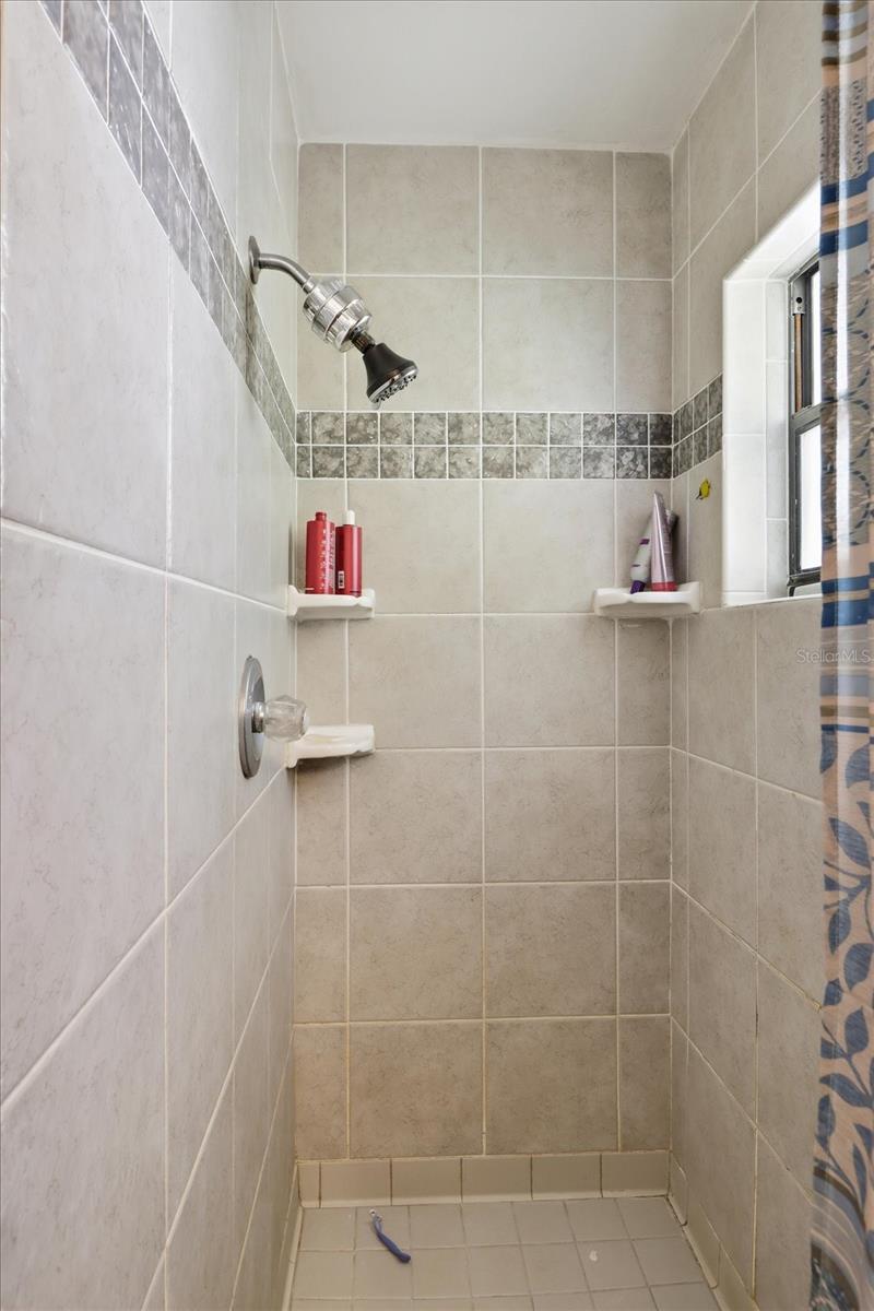 Image 20 of 50 For 21661 102nd Street Road