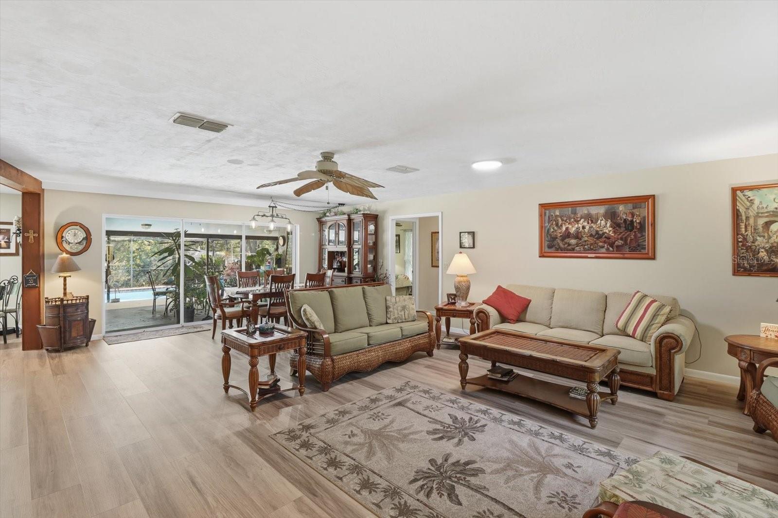 Image 6 of 50 For 21661 102nd Street Road