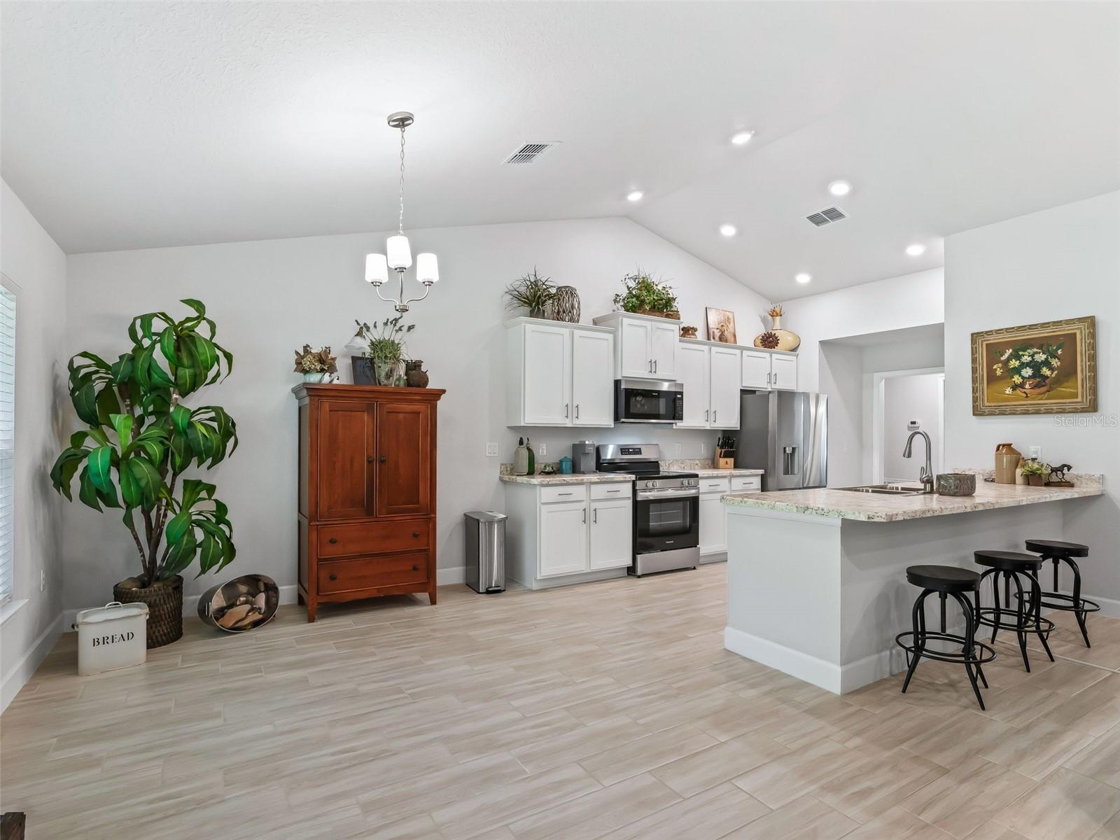 Image 11 of 44 For 40 113th Circle