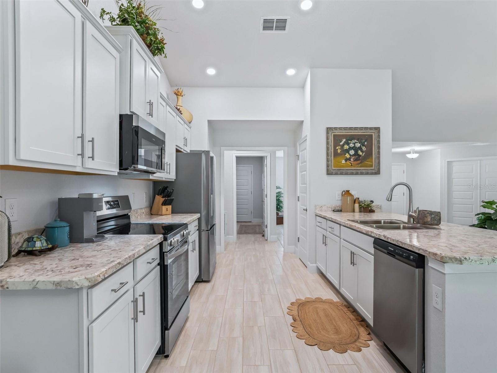 Image 13 of 44 For 40 113th Circle