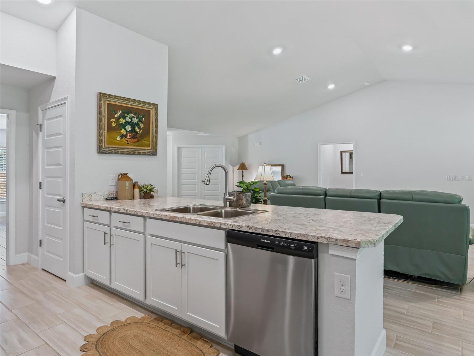 Image 15 of 44 For 40 113th Circle