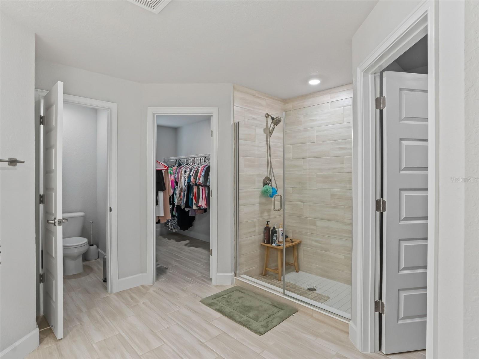 Image 23 of 44 For 40 113th Circle