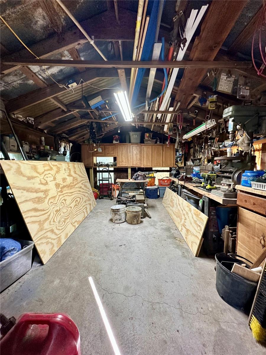 Image 36 of 51 For 9240 Carolina Way