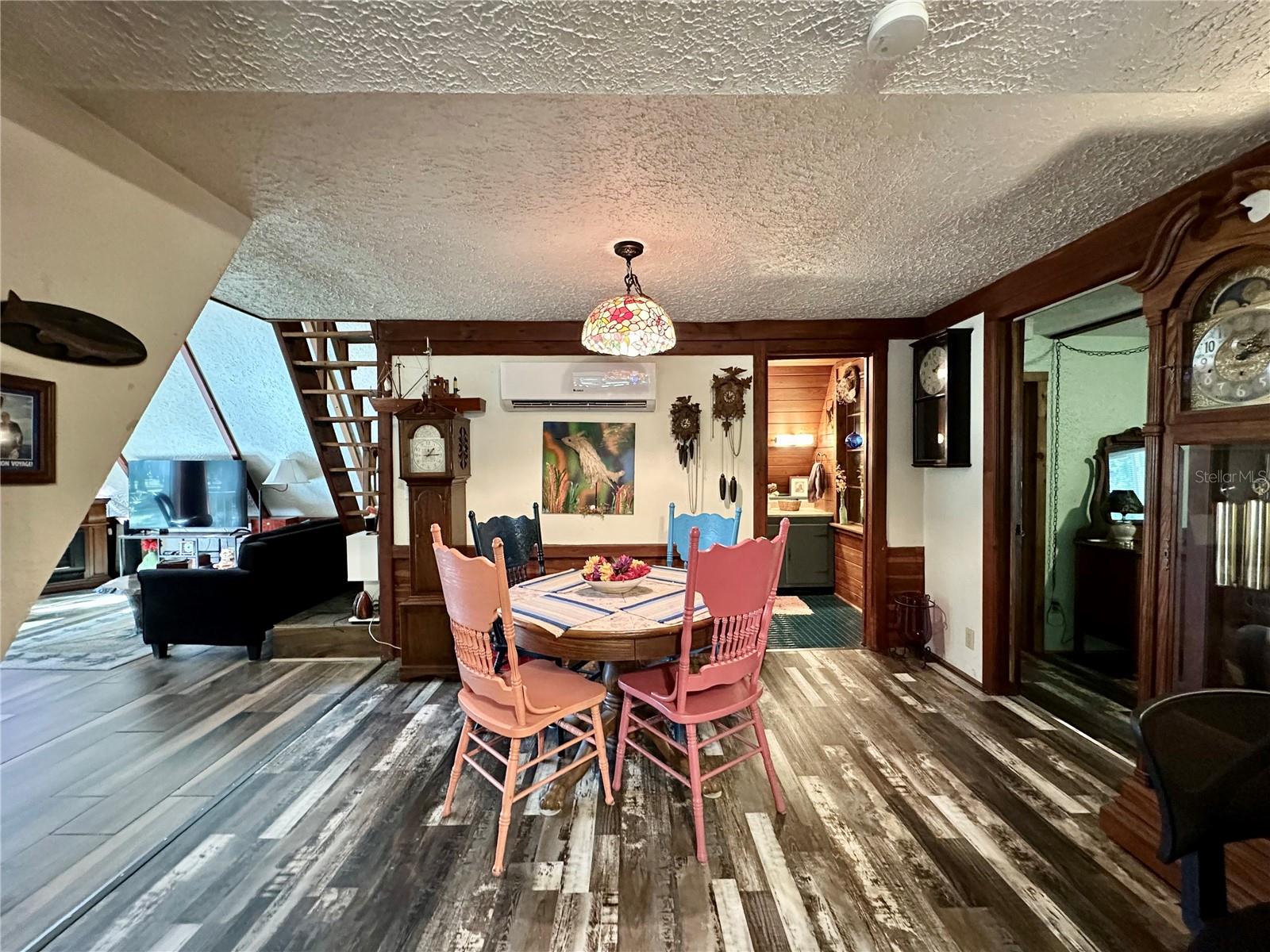 Image 6 of 51 For 9240 Carolina Way