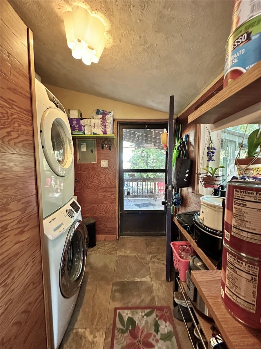 Image 7 of 51 For 9240 Carolina Way