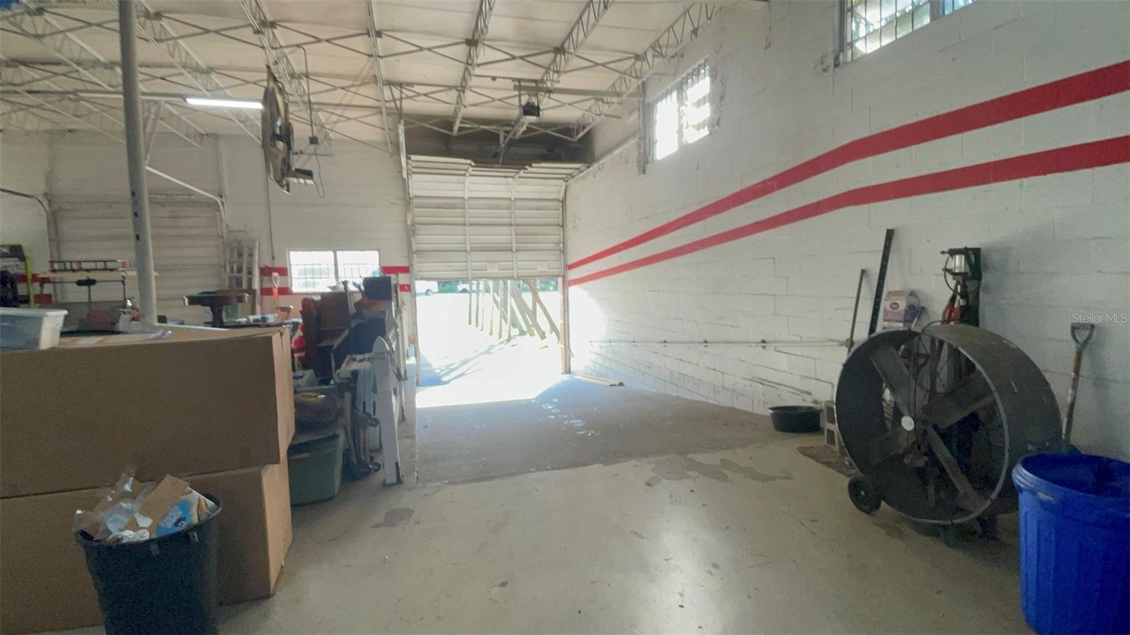 Image 6 of 9 For 4450 Pine Avenue