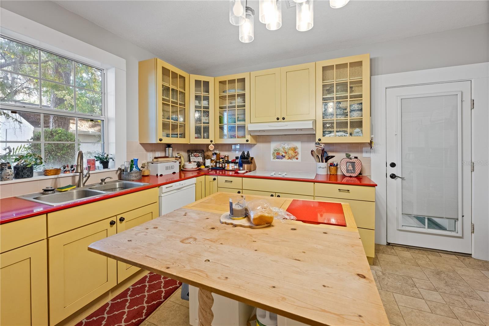 Image 17 of 42 For 429 1st Avenue